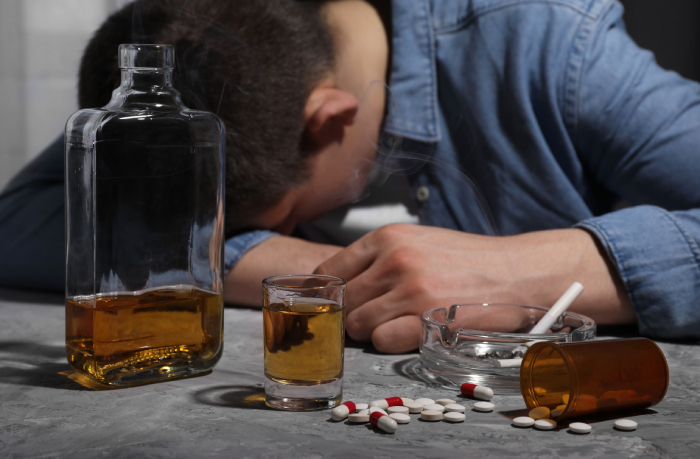 Los medicamentos contra la obesidad son prometedores para reducir el consumo de alcohol entre quienes padecen trastorno por consumo de alcohol - Featured Image